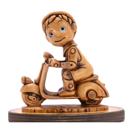 Pinocchio in motoretta - creazione in legno fatta a mano